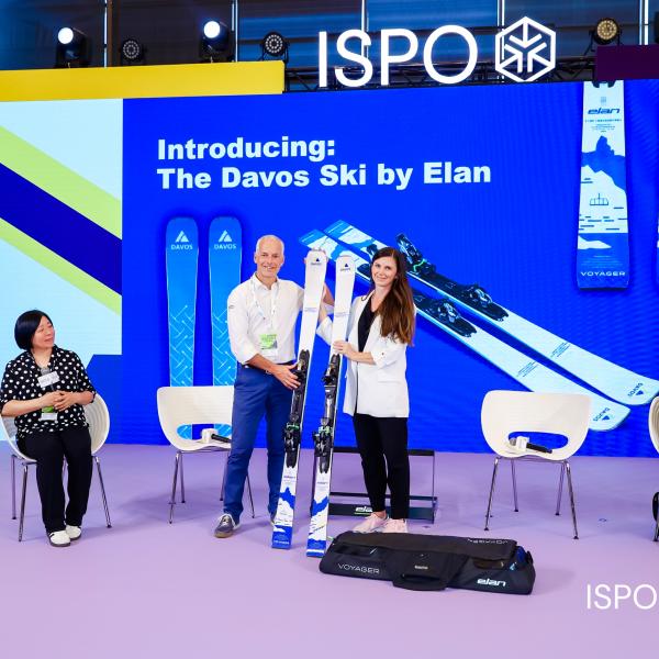 Tinkara Godec, Trade and Economic Affairs Attaché, Ministry of Foreign Affairs of the Republic of Slovenia; Albert Kruker, CEO of Destination Davos Klosters; Melanja Korošec, Senior Vice President of KJK Sports and Brand Strategy Director at Elan; Alice Liang, CEO of Beijing Snow ELAN; Žiga Strehovec, Product Manager at Elan; Marko Degenek, Assistant to the Head of Consulate, Consulate of the Republic of Slovenia in Shanghai.